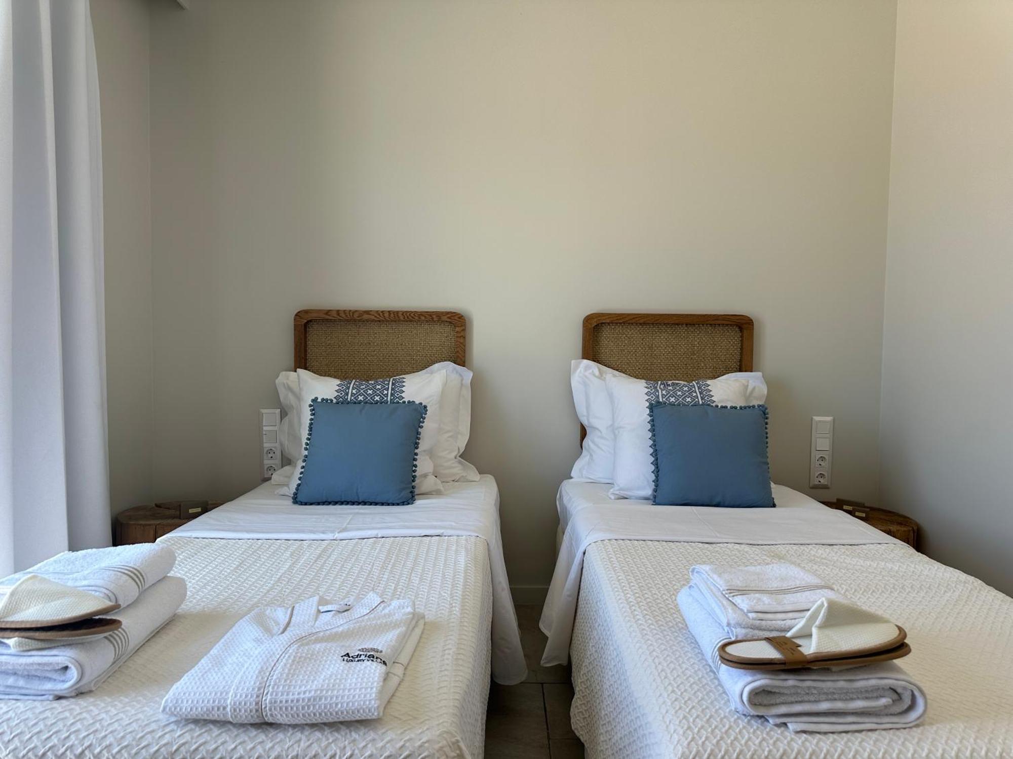 Adriana Luxury Villas Adamantas  Екстериор снимка